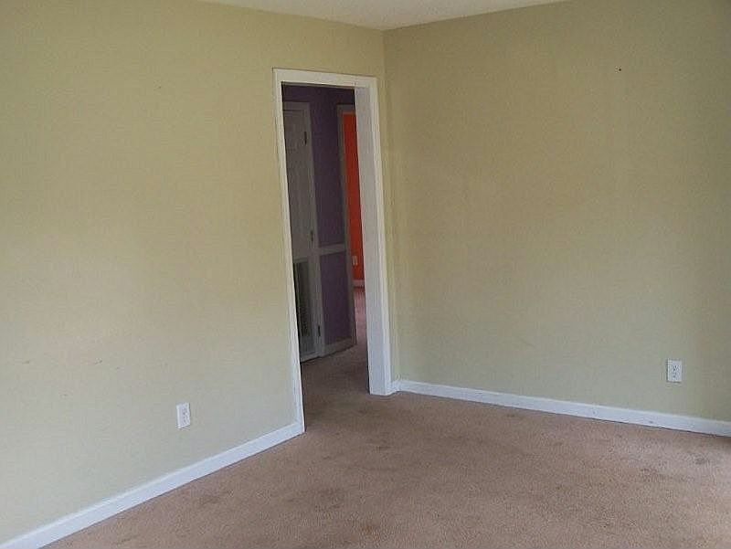 2nd image of 525 S Kingston Ave