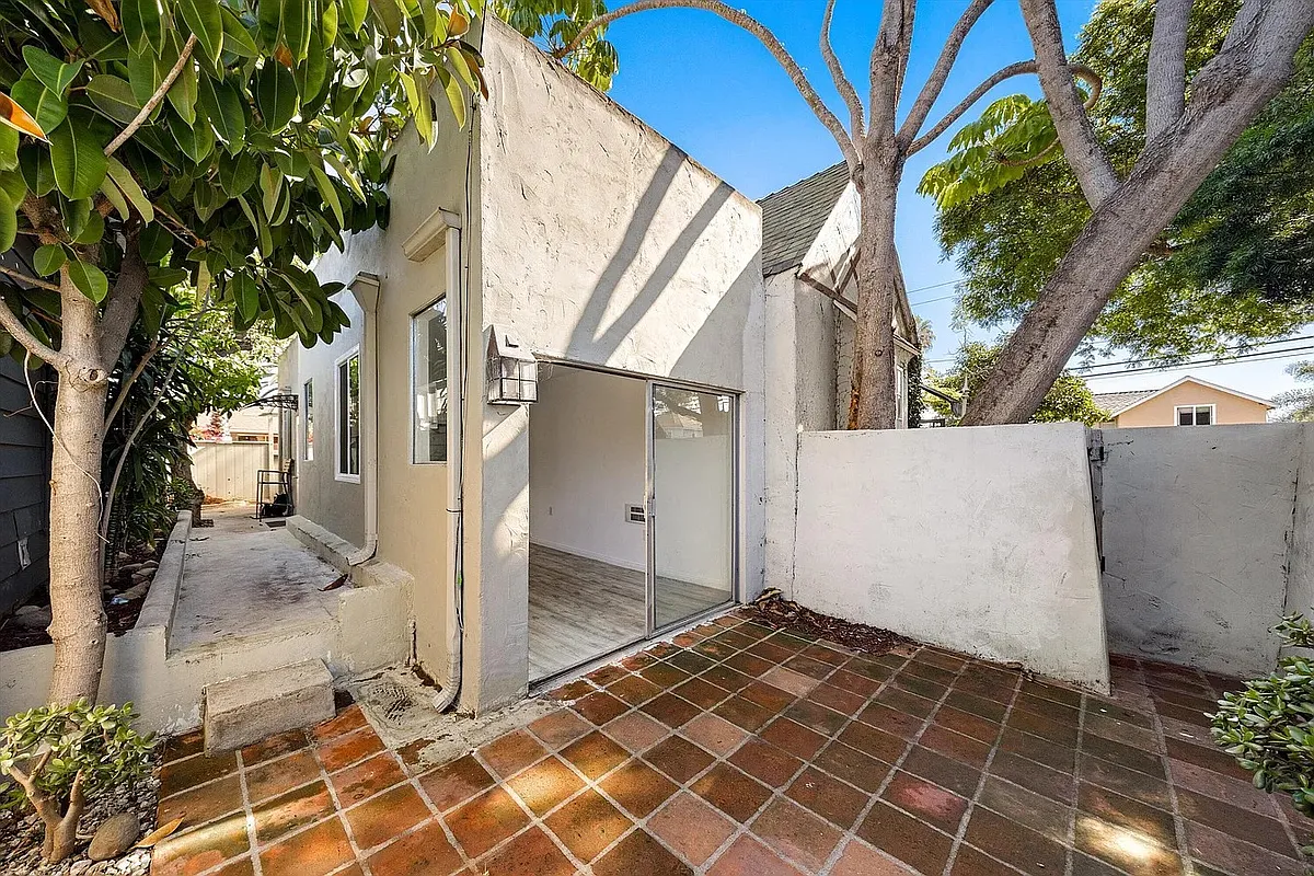 Building Photo - 1702 Sunset Ave #1/2