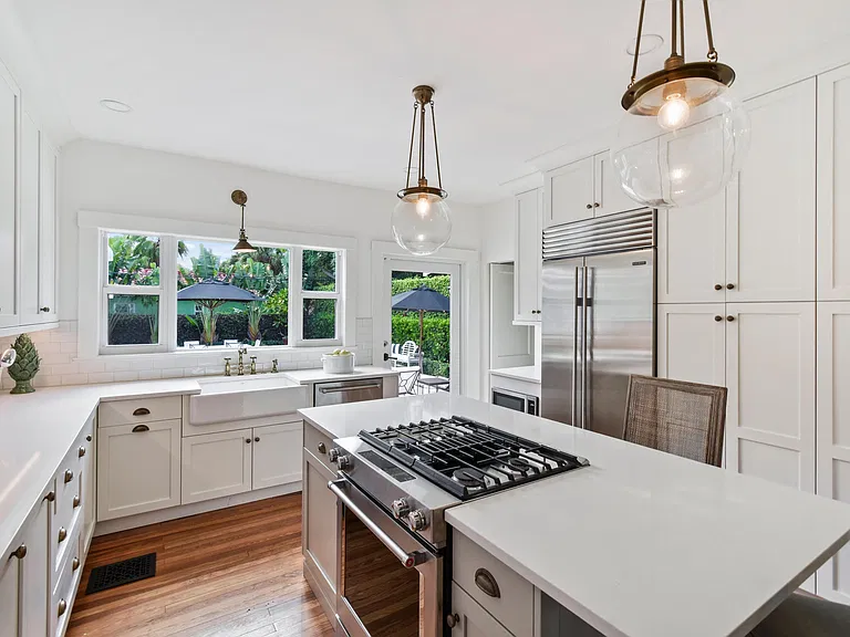 300 Buckingham Rd — Photo 23
