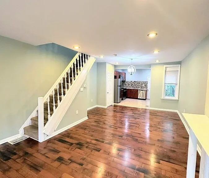 5532 Pemberton St — Photo 8