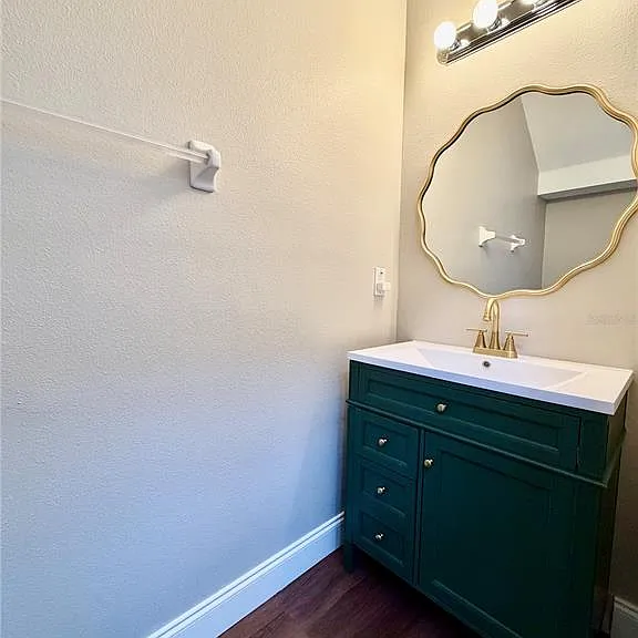 1050 Blackwater Dr — Photo 21