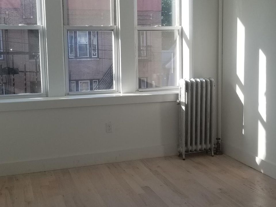 2nd image of 270 17th Ave #2