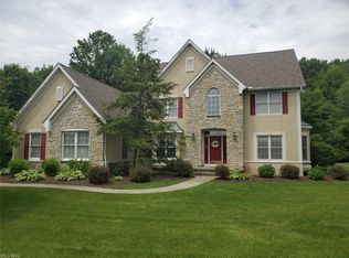 8416 Bainbrook Dr, Chagrin Falls, OH 44023