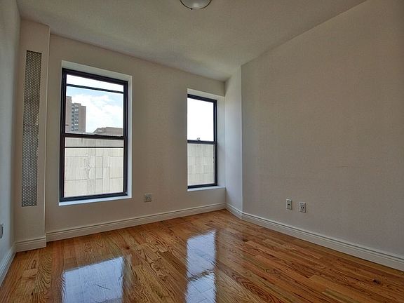 2nd image of 500 Cathedral Pkwy APT 3E