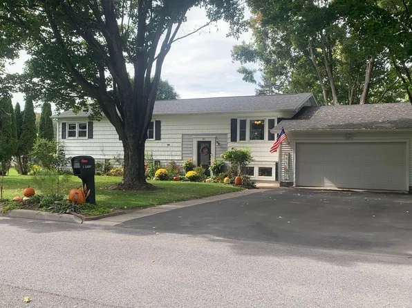 1 Rushton Dr, Canton, NY 13617