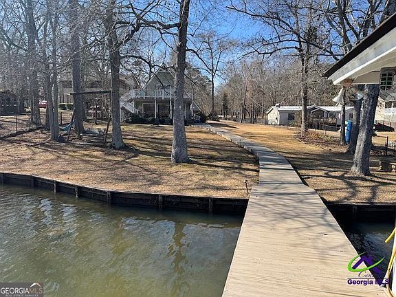 5th image of 390 SE Possum Point Dr