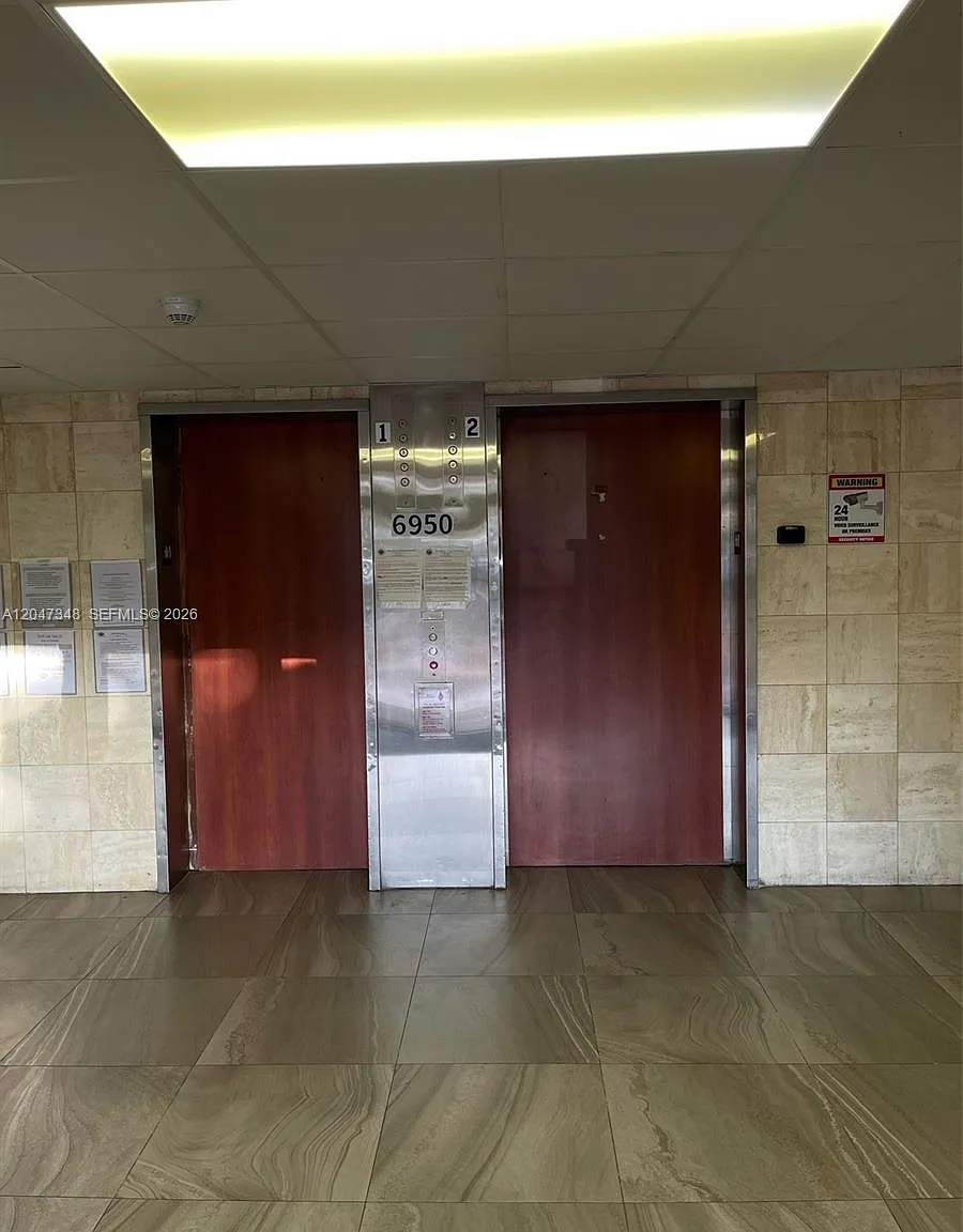Coral Gate East Condo — Photo 3
