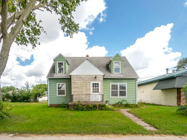 415 La Porte Rd, Waterloo, IA 50702