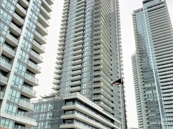 2220 Lake Shore Blvd W, Toronto, ON