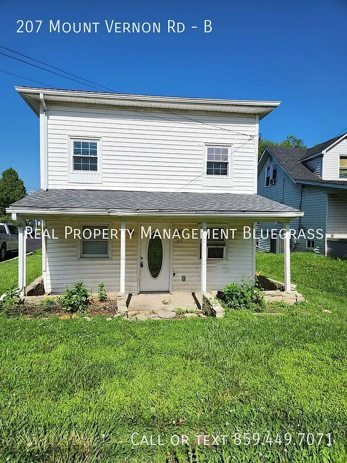 Cozy 2 Bedroom Apartment in Berea with Utilities Included! — Photo 1