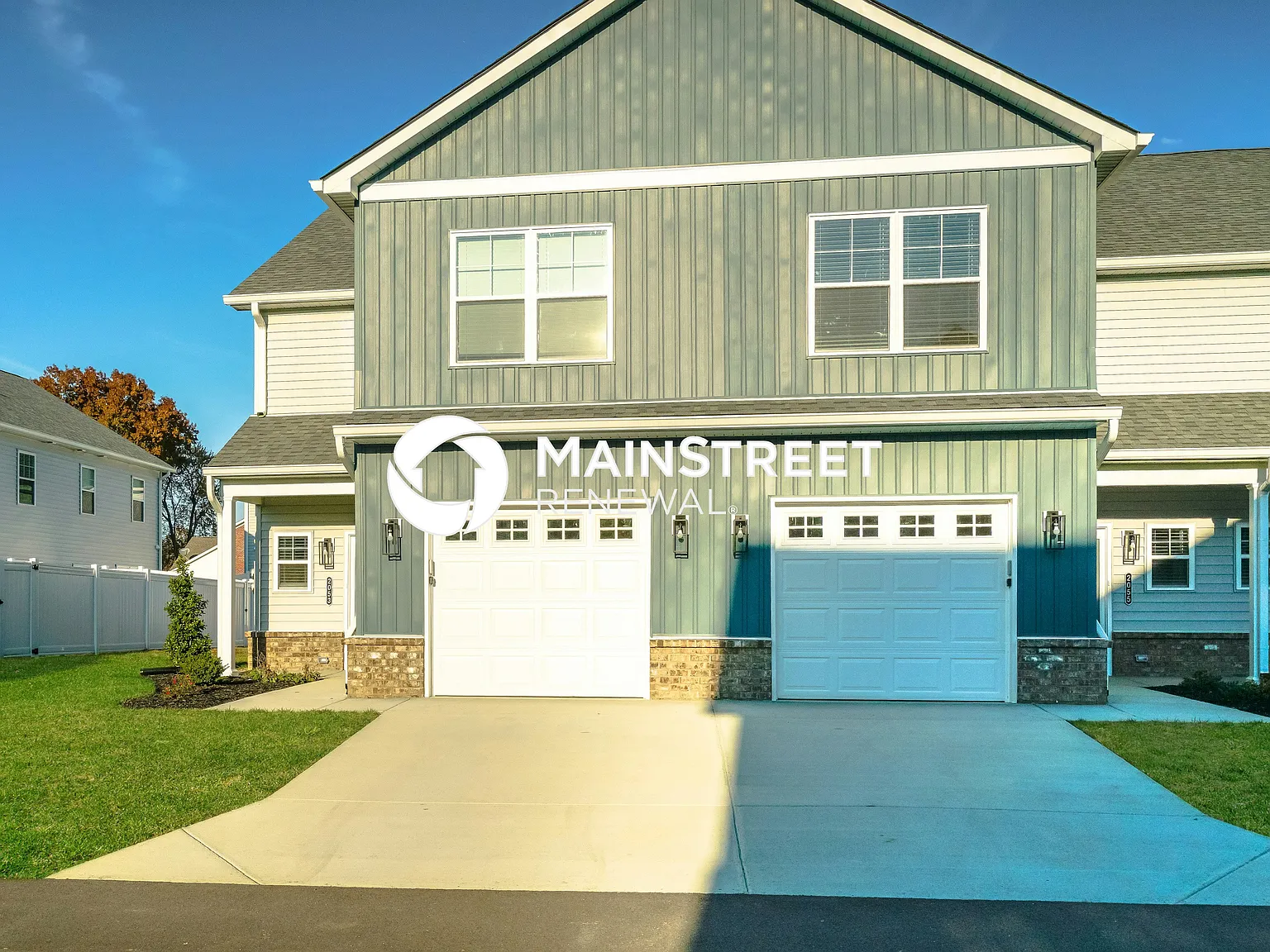 2053 N Sarah Dr — Photo 1