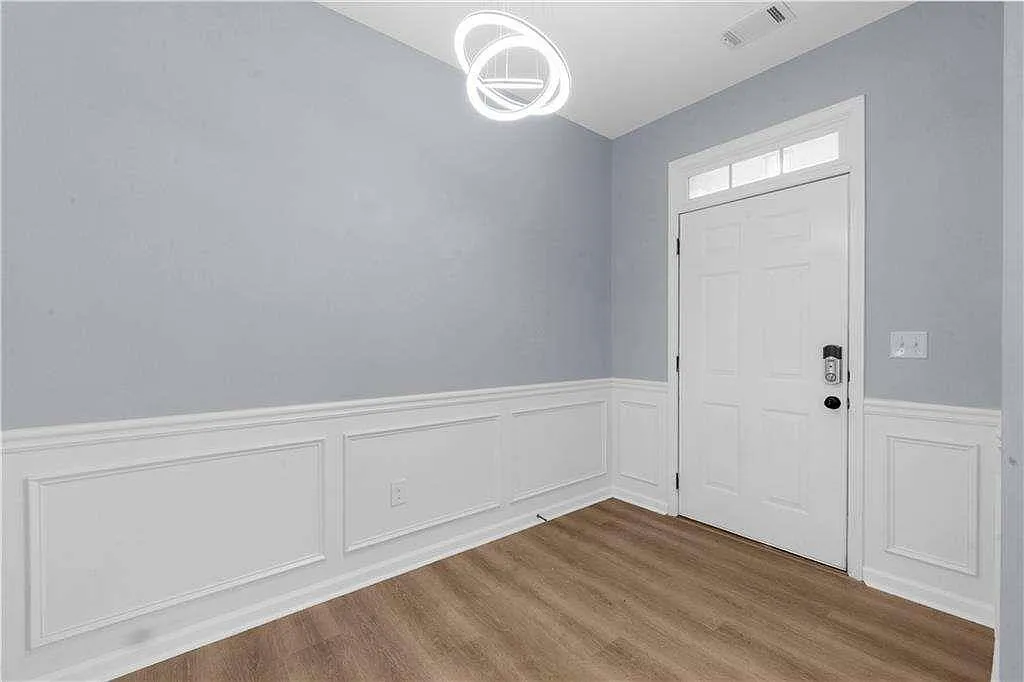5 bed, 4.0 bath, 5736 sqft, $3,800 — Photo 4