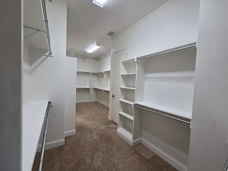 Master Closet 1a