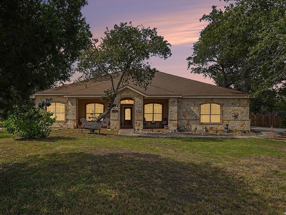 1st image of 438 Rosewood Dr