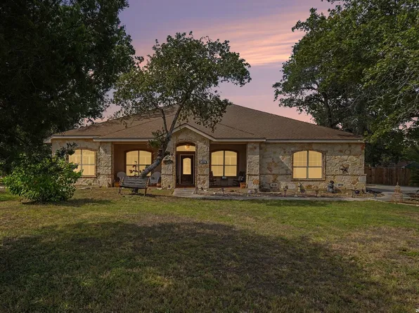 438 Rosewood Dr, La Vernia, TX 78121