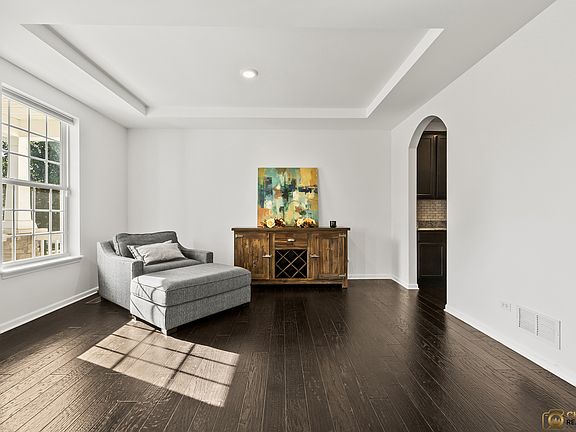 3rd image of 6 Lake Vista Ct