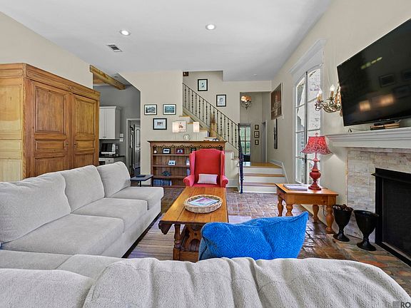 5th image of 3231 Woodland Ridge Blvd