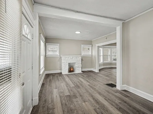 3205 E 31st St, Kansas City, MO 64128