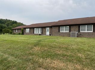 296 Pond St, Pounding Mill, VA 24637