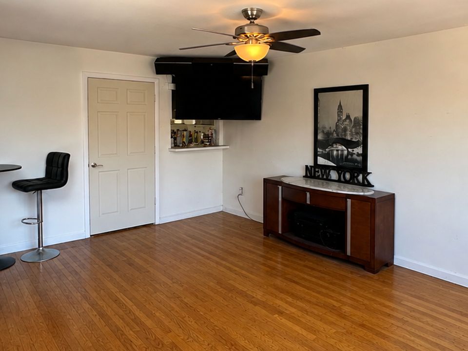 1st image of 14 Waldo Ave #3D