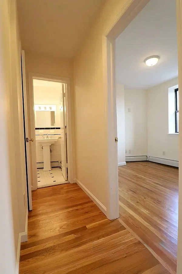 1 bed, 550 sqft, $1,900 — Photo 4