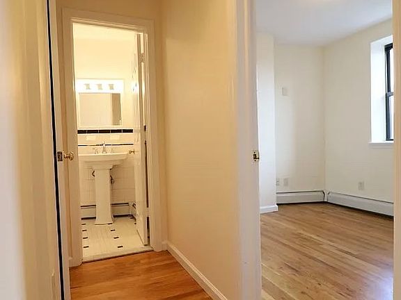4th image of 133 Hillside Pl APT 3D