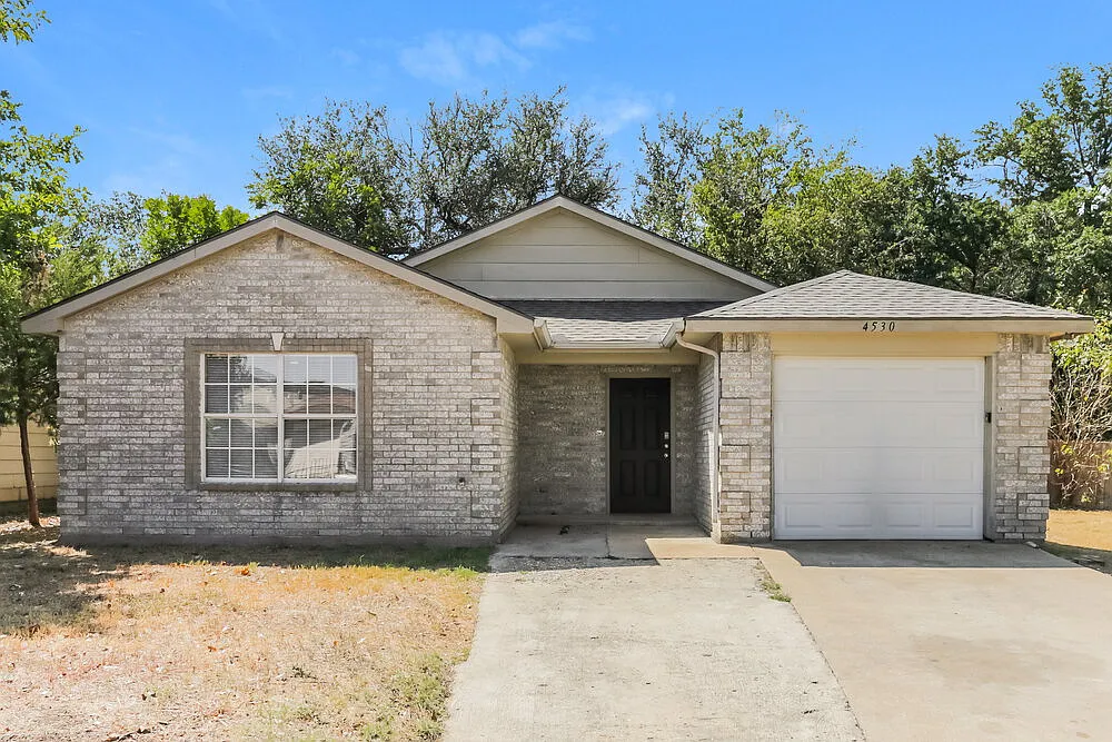 4 bed, 2.0 bath, 1461 sqft, $2,030 — Photo 1