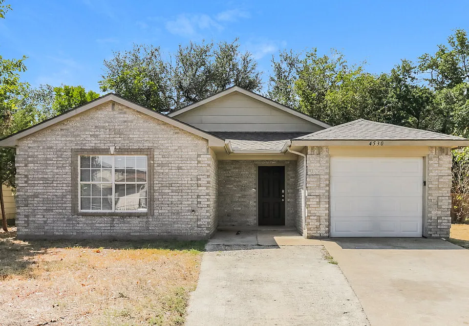 4530 Lizzy Dr