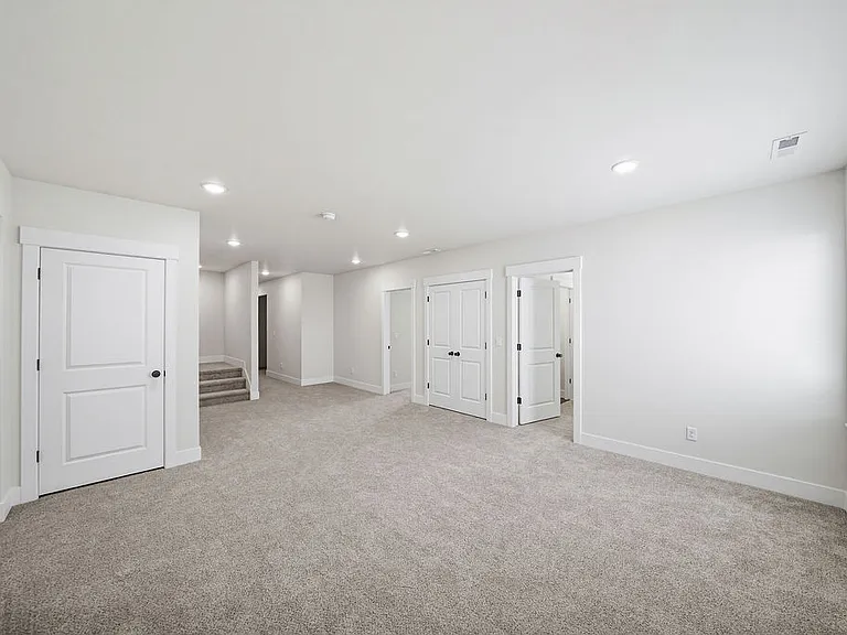 445 E River Ln — Photo 45
