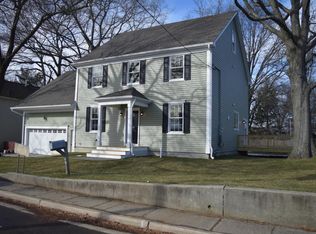 27 Duchess Ave, Middletown, NJ 07748