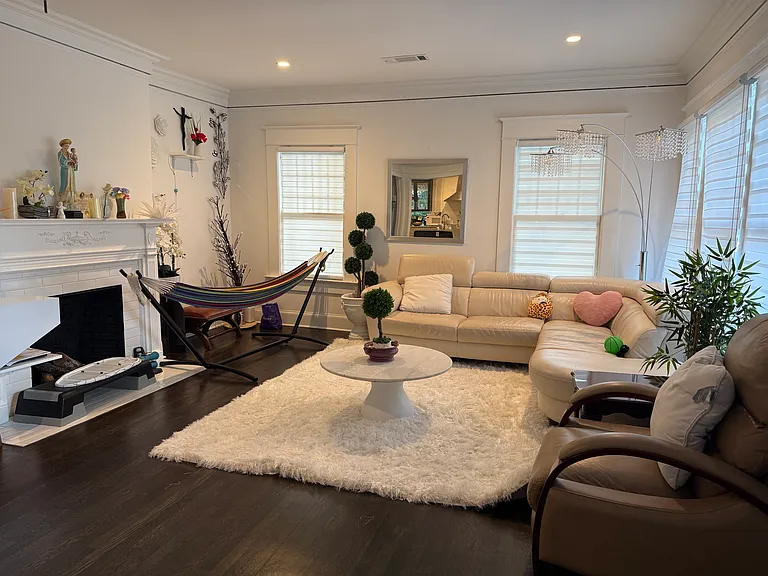 956 Washington Pl SW — Photo 3