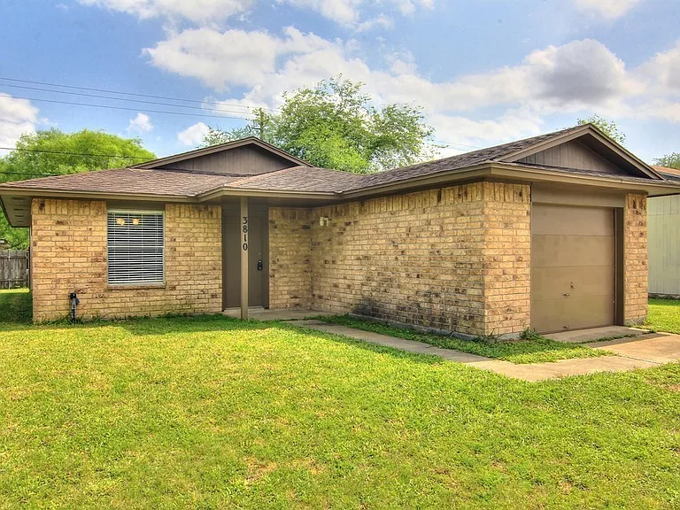 3810 Brookhill Dr — Photo 1