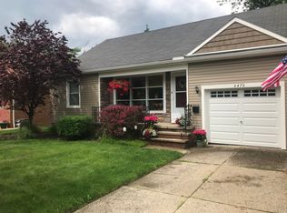 6470 Buckingham Dr, Parma, OH