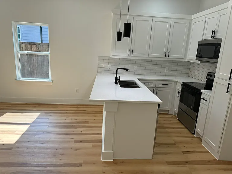 485 25th St SE — Photo 10