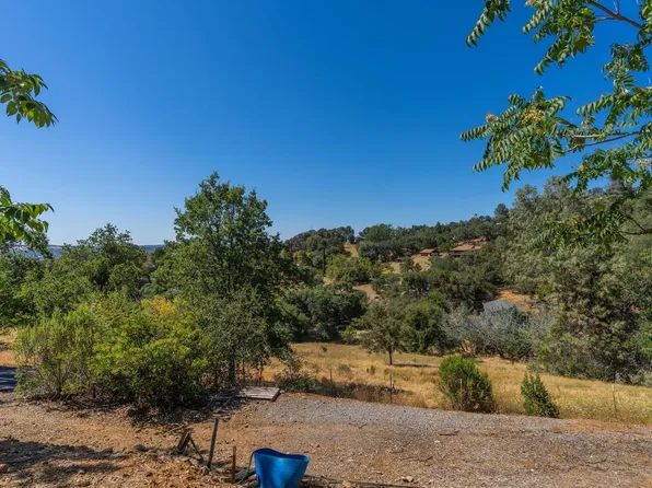 8674 Center St, Mokelumne Hill, CA 95245