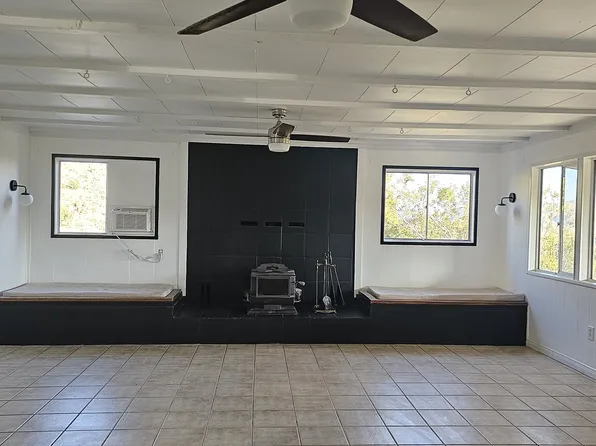 1 Paisano Ln, Yucca Valley, CA 92284