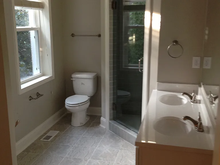 2nd floor Shared Bathroom.
Duel sinks, Glass standup shower.