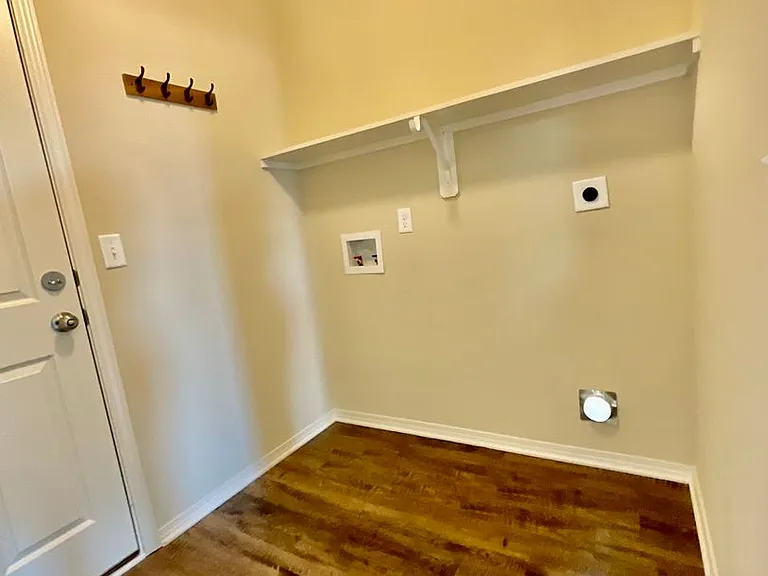 4401 Olympic Dr — Photo 23
