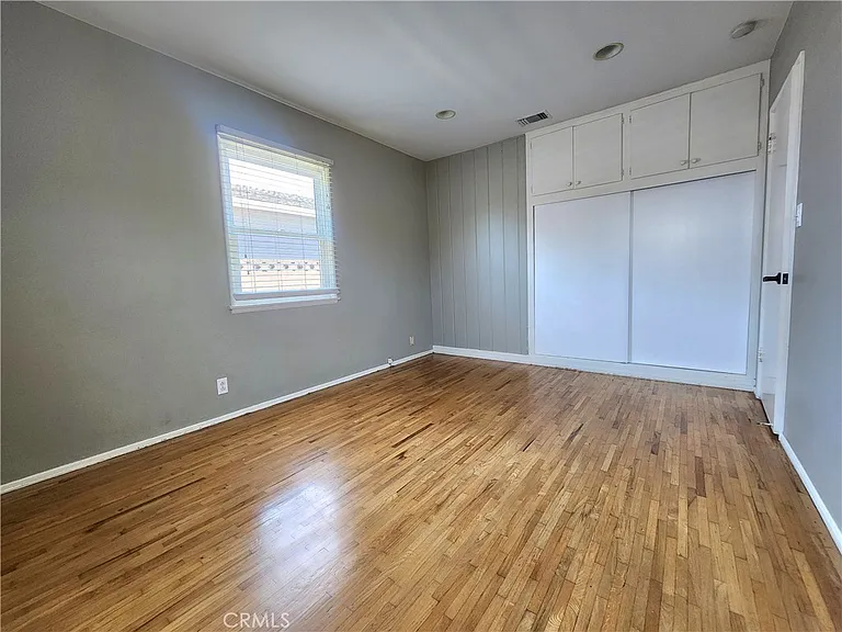 4919 Louise Ave — Photo 15