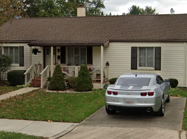 1128 Sunnyside Dr, Hagerstown, MD 21742