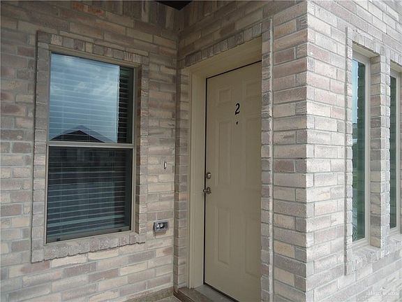 2nd image of 516 Newport Ave APT 2