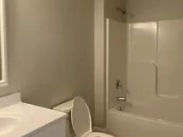 27 Thompson St #2 — Photo 2
