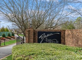 13824 Queens Harbor Rd UNIT B, Charlotte, NC 28278