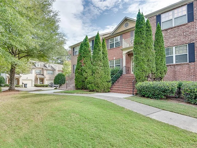 1684 Northgate Mill Dr — Photo 3