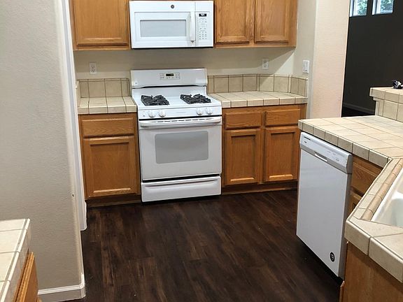 2nd image of 6608 Maple Creek Dr