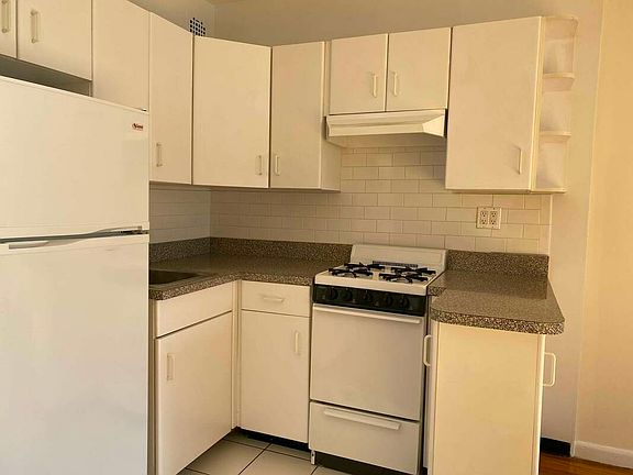 4th image of 146 5th Ave APT 6A