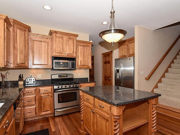 4th image of 1047 W Rosewood Trl