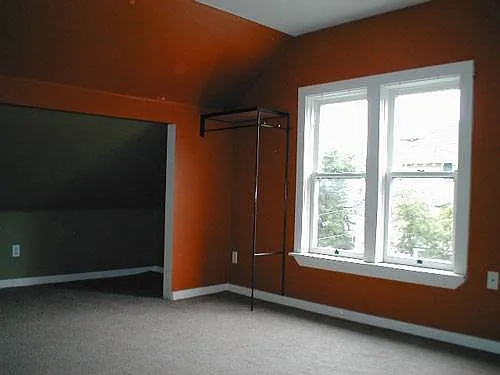 3324 SE 13th Avenue ~ Vintage Home in Brooklyn Neighborhood — Photo 3
