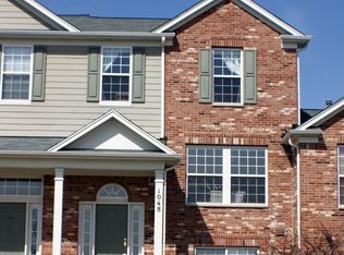 1048 Reserve Dr, Elgin, IL 60124