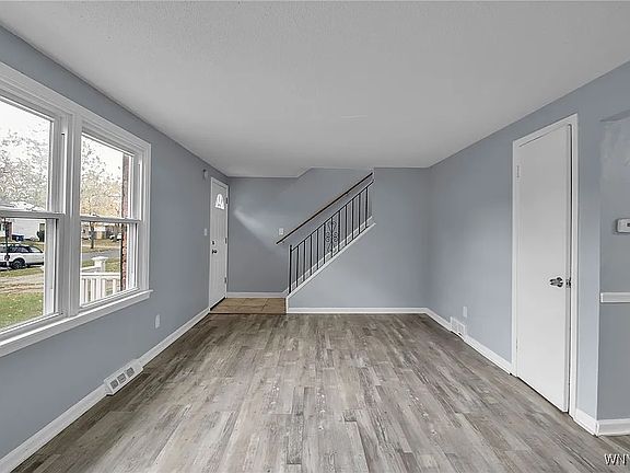 5th image of 228 Glenhaven Dr #1